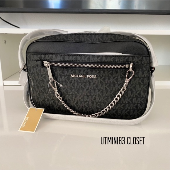Michael Kors Handbags - 🖤🤍NEW🤍MK crossbody bag/Lg zip chain Xbody Bag/shoulder bag/Mk black signature